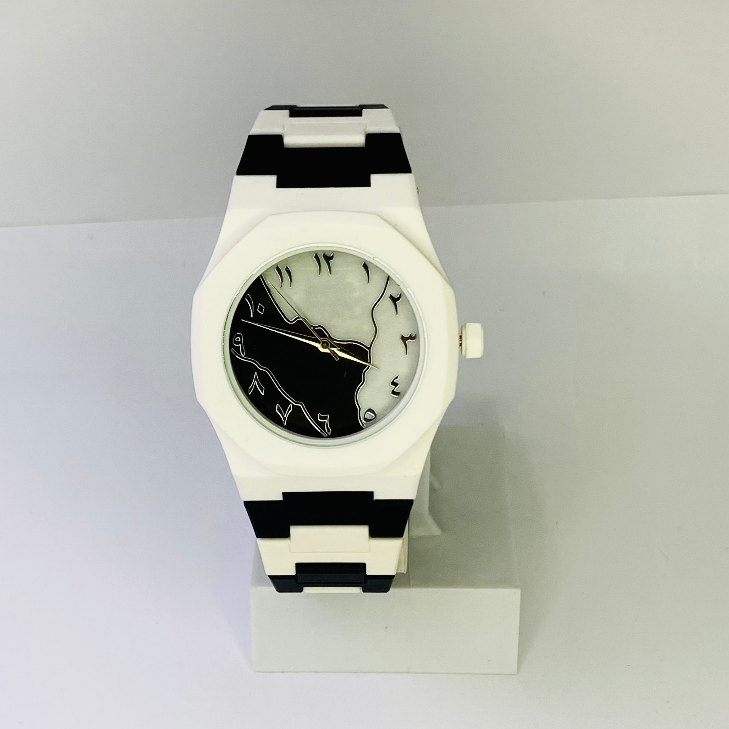 Arabic Aura Black&White