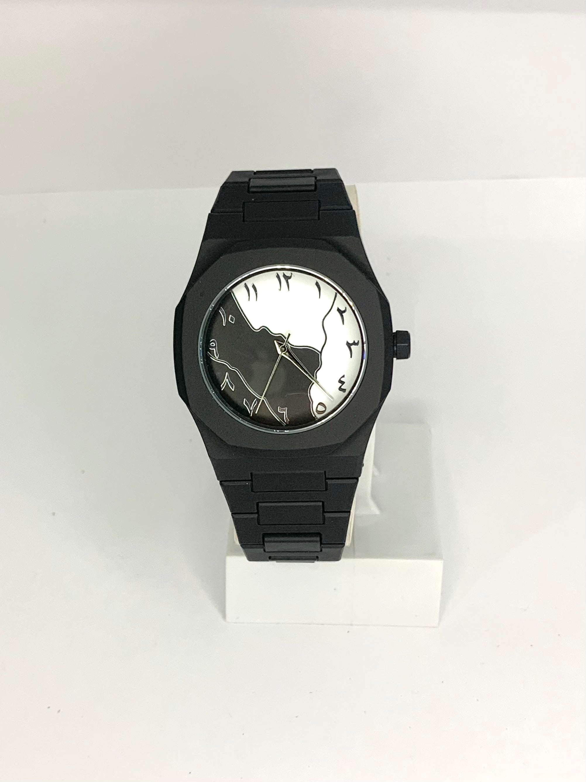 Arabic Aura Black & White Dail