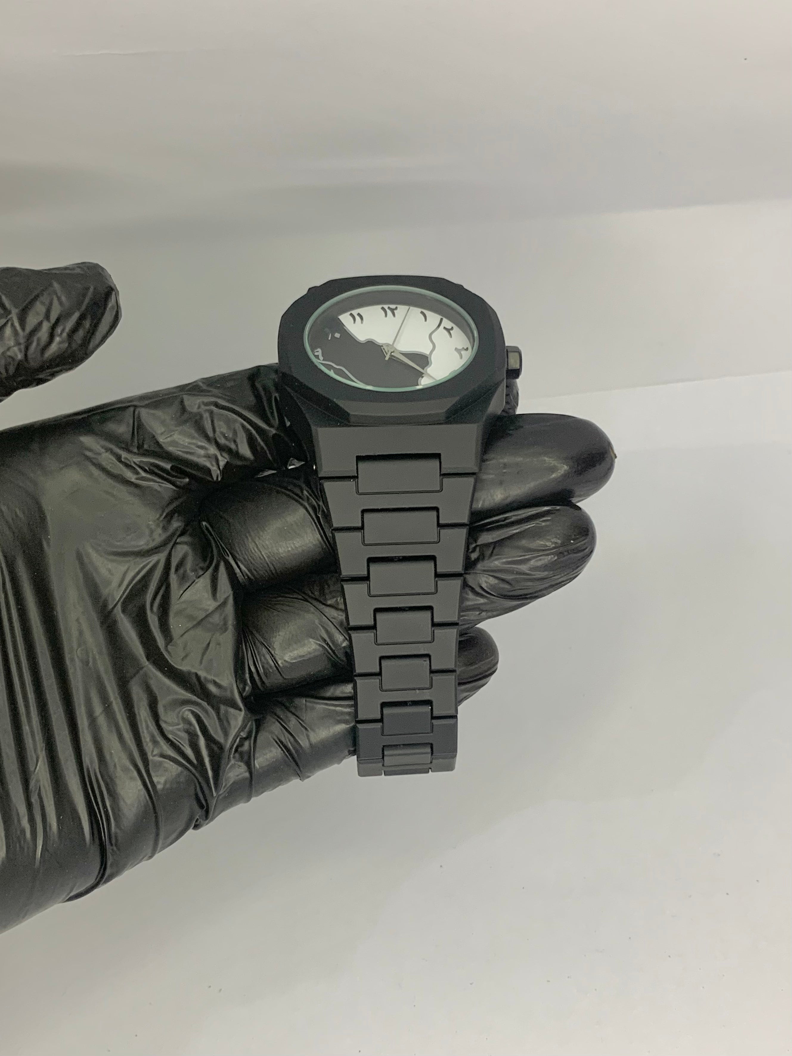 Arabic Aura Black & White Dail