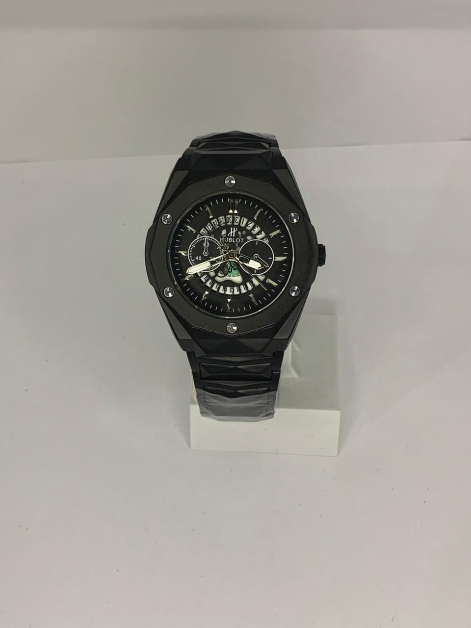 Hublot Diamond Cut Black color