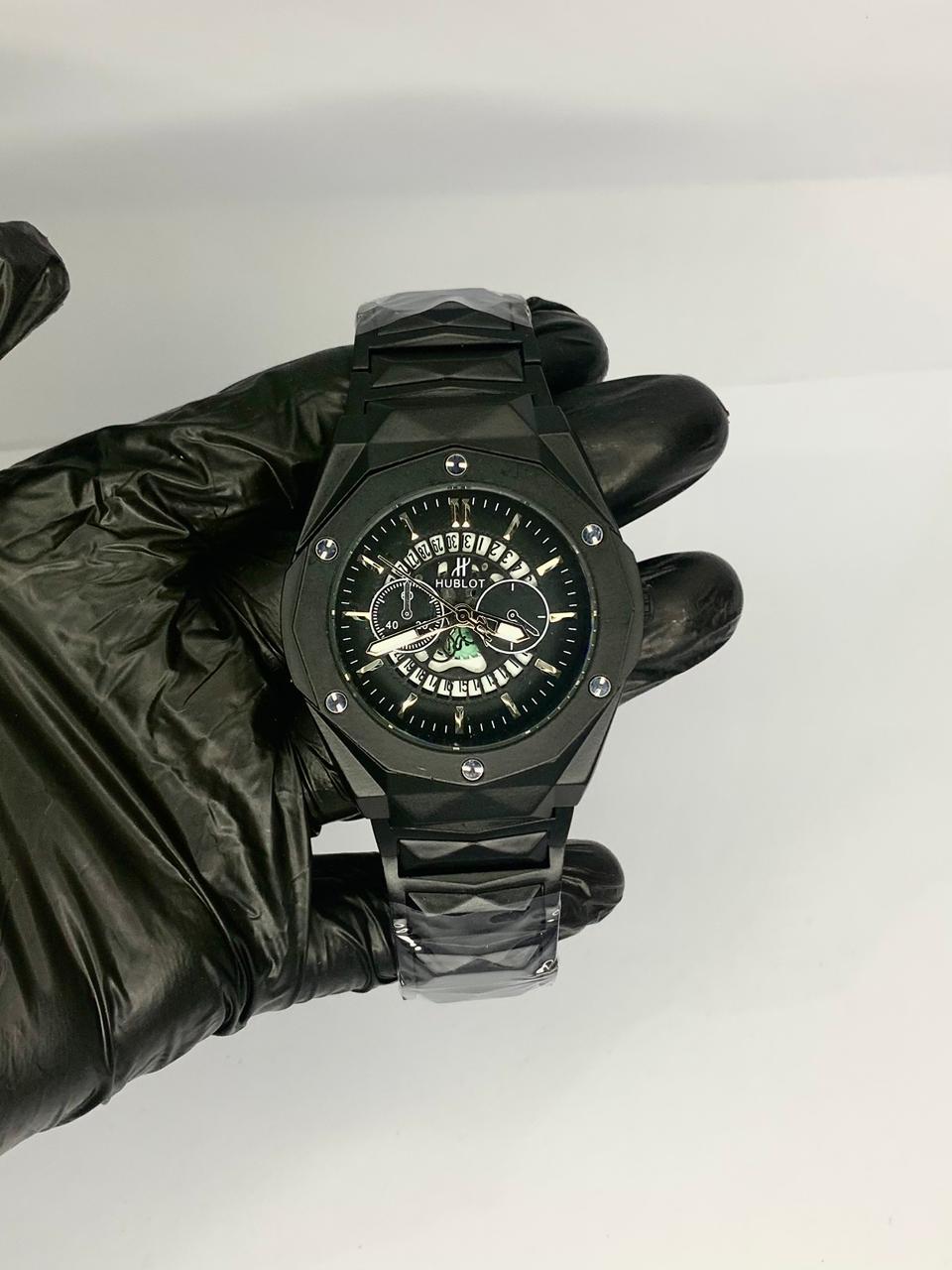 Hublot Diamond Cut Black color