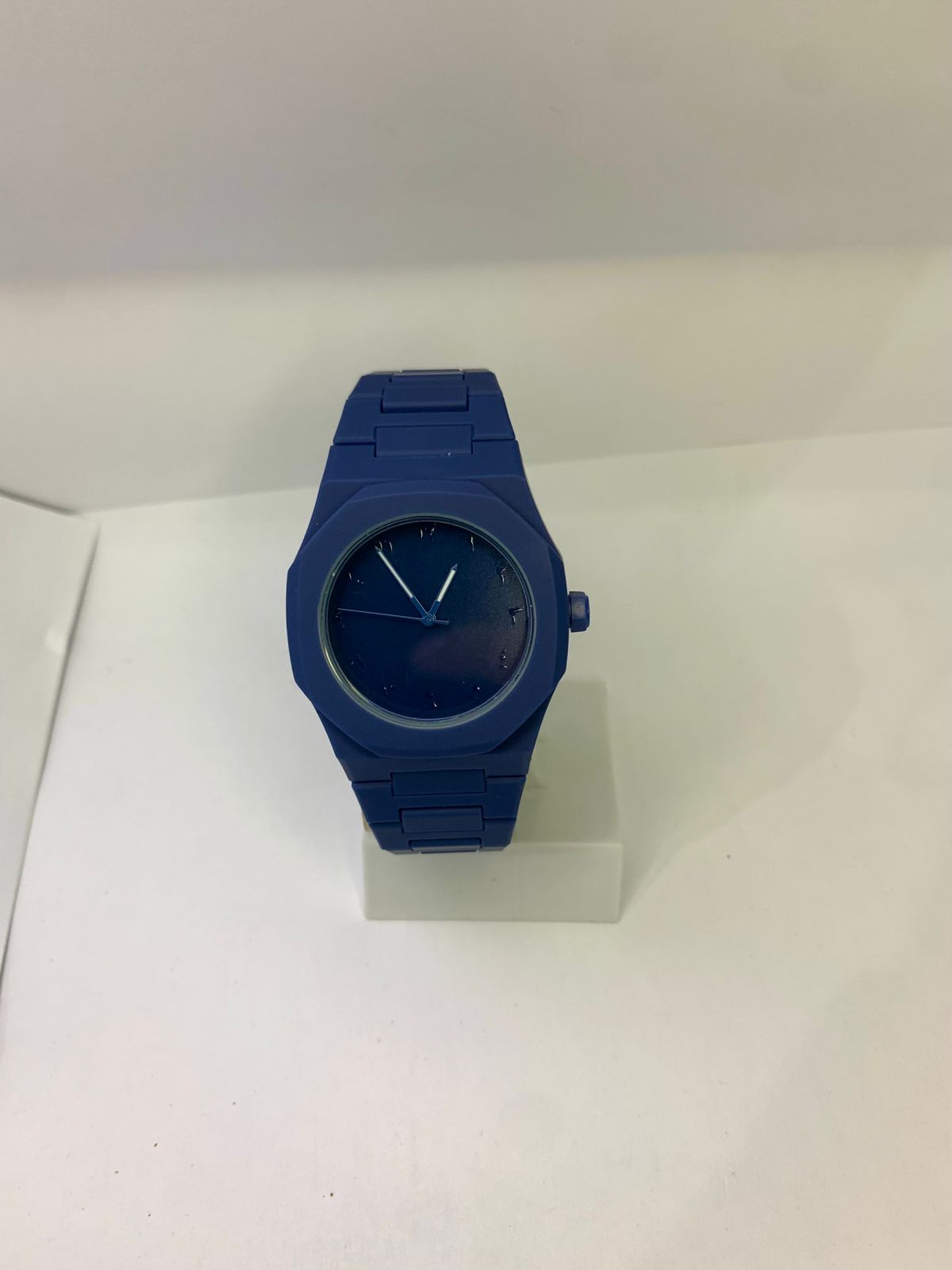 BLUE AURA WATCH
